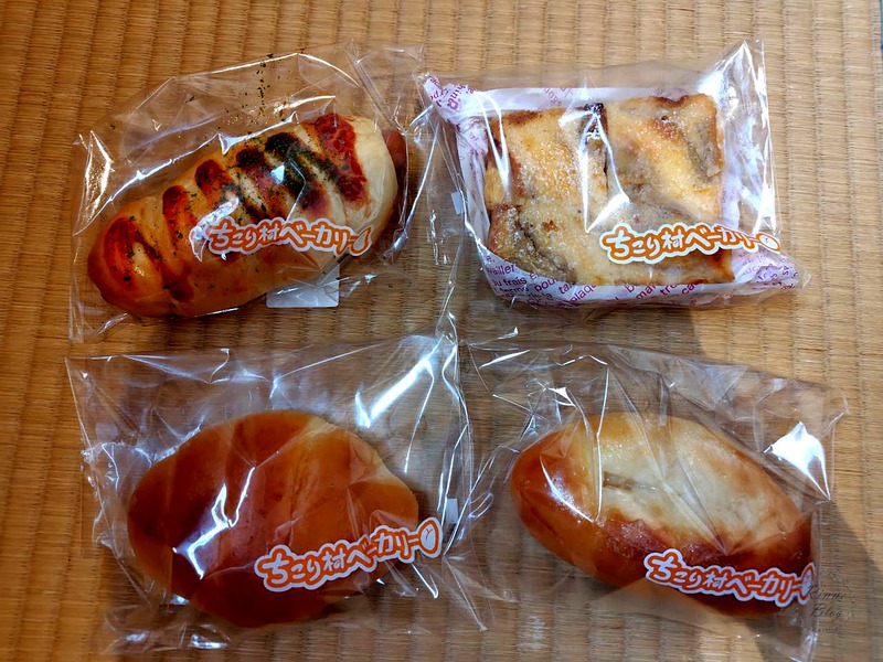 ちこり村ベーカリーで買ったパン4つ