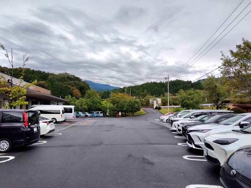 ちこり村の駐車場